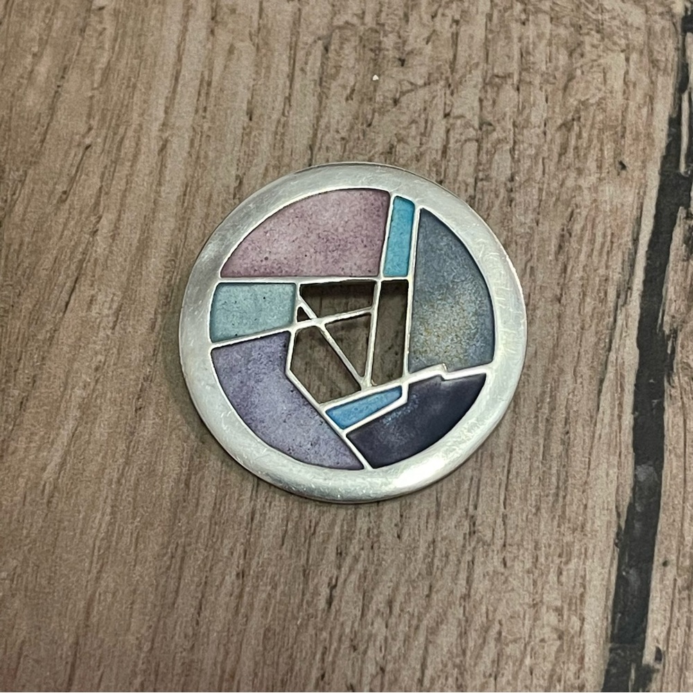 CARLY WRIGHT ARTISAN STERLING SILVER STAINED GLASS LOOK ENAMEL ROUND PIN BROOCH